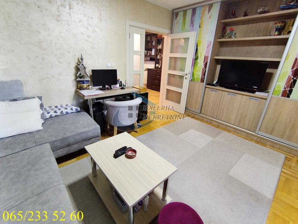 Stan na prodaju u Beogradu, Labudovo brdo, dvoiposoban, 63m2, cena 174000 evra