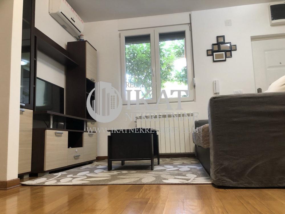Stan na prodaju u Beogradu, Gornji grad, dvosoban, 44m2, cena 143000 evra