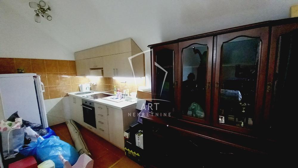 Stan na prodaju u Beogradu, Borča, dvosoban, 70m2, cena 82000 evra