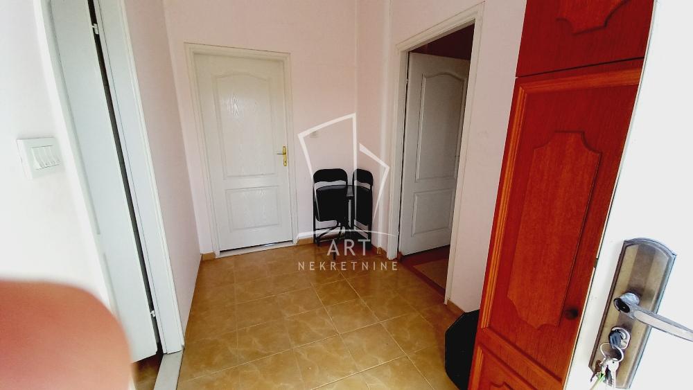 Stan na prodaju u Beogradu, Borča, dvosoban, 70m2, cena 82000 evra