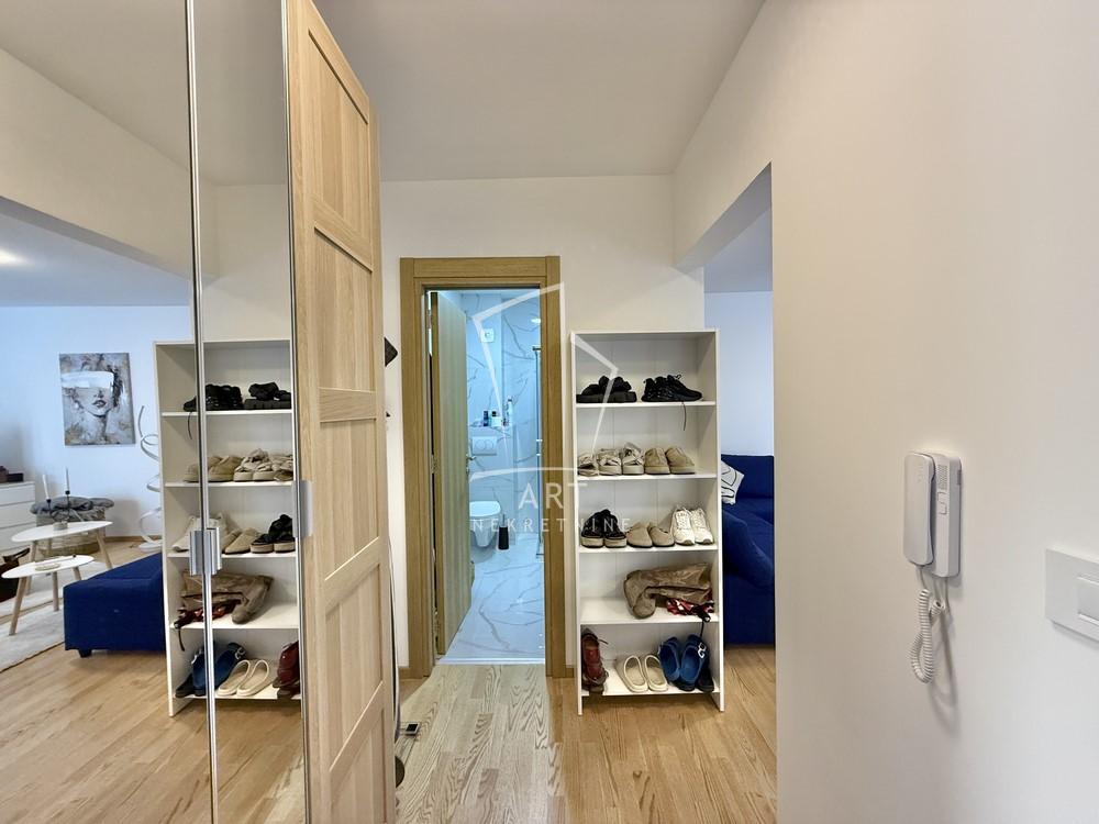 Stan na prodaju u Beogradu, Cvetkova pijaca, 29m2, cena 118000 evra