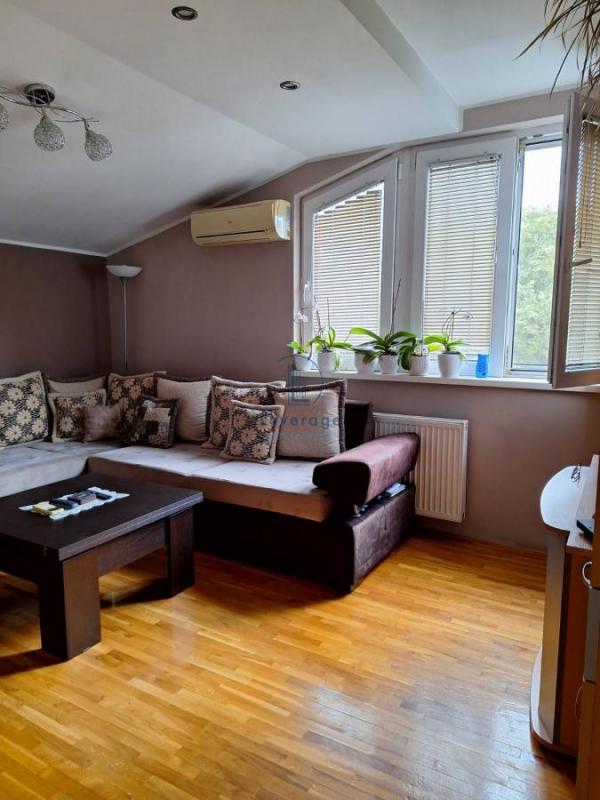 Stan na prodaju u Beogradu, Karaburma, trosoban, 61m2, cena 137000 evra