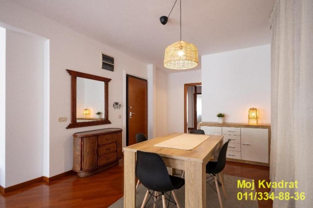 Stan na prodaju u Beogradu, Đeram pijaca, cetvorosoban, 144m2, cena 576000 evra