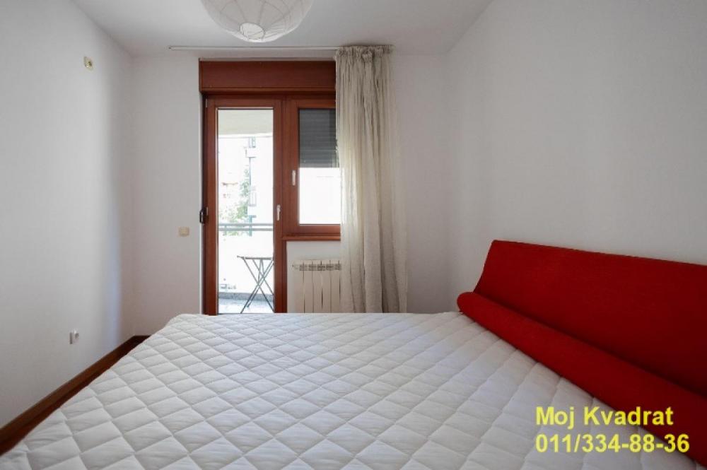 Stan na prodaju u Beogradu, Đeram pijaca, cetvorosoban, 144m2, cena 576000 evra