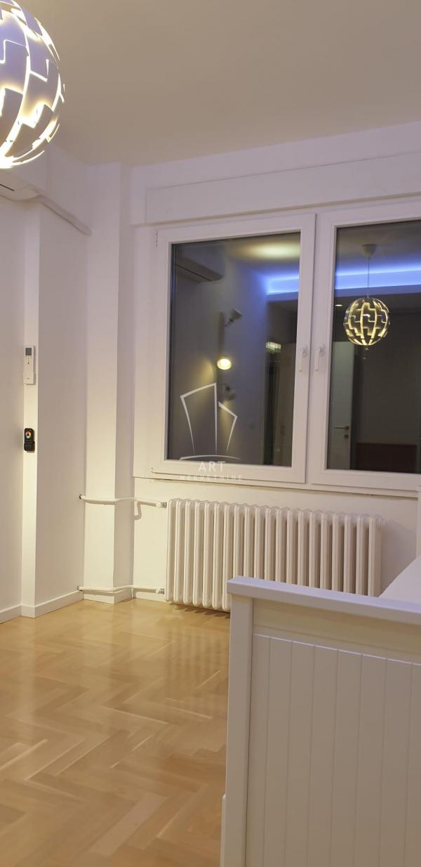 Stan na prodaju u Beogradu, Novi Beograd, cetvorosoban, 81m2, cena 320000 evra