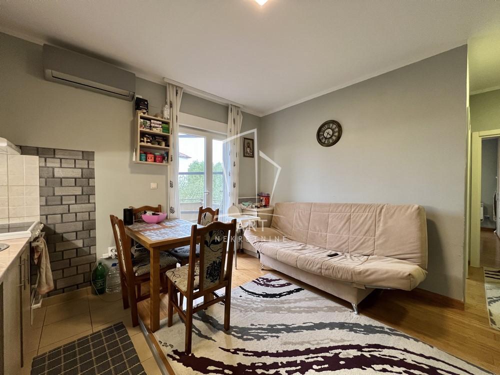 Stan na prodaju u Beogradu, Zvezdara, trosoban, 51m2, cena 120000 evra