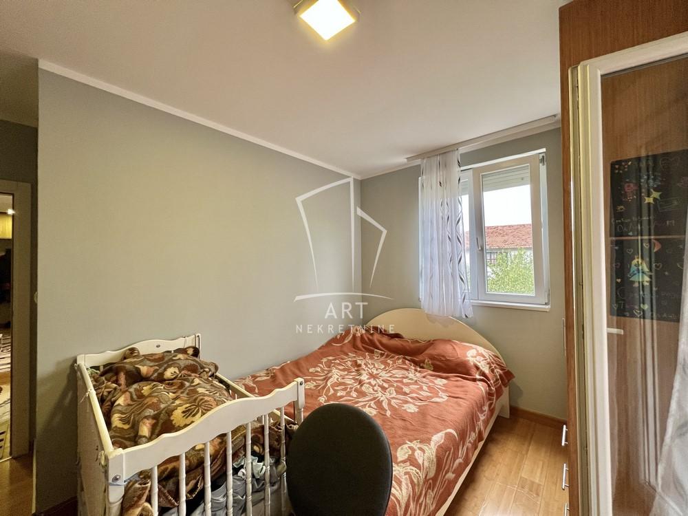 Stan na prodaju u Beogradu, Zvezdara, trosoban, 51m2, cena 120000 evra