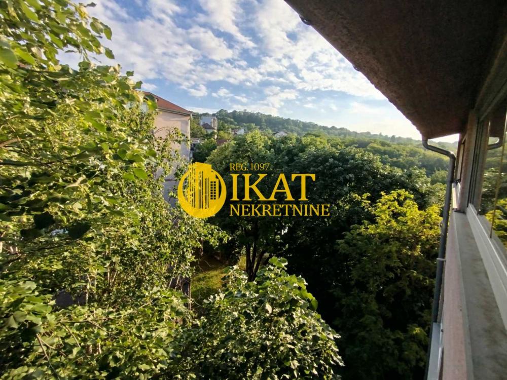 Stan na prodaju u Beogradu, Karaburma, trosoban, 71m2, cena 165000 evra