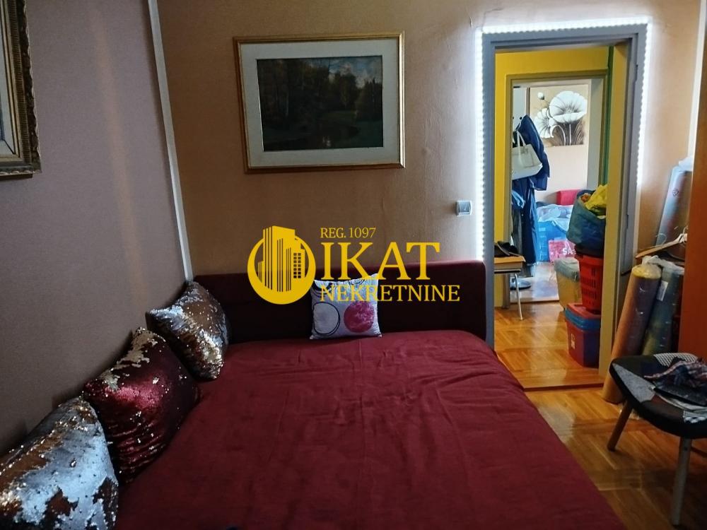 Stan na prodaju u Beogradu, Karaburma, trosoban, 71m2, cena 165000 evra