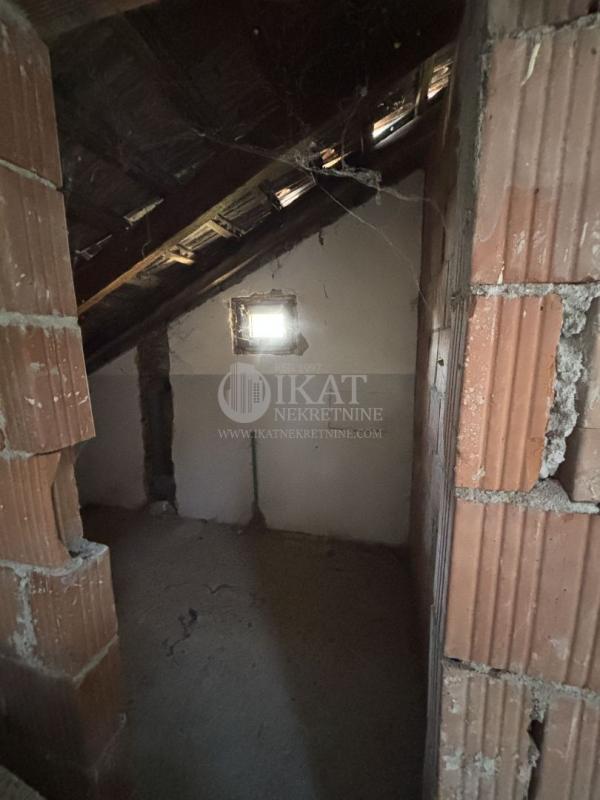 Stan na prodaju u Beogradu, Petlovo brdo, dvosoban, 98m2, cena 155000 evra