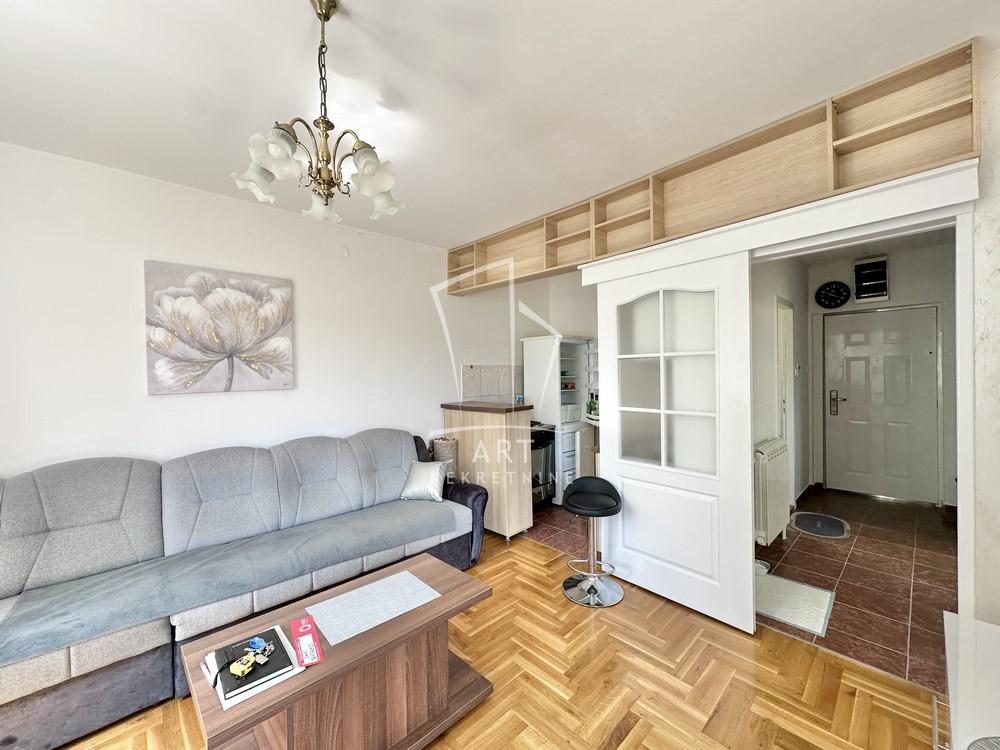 Stan na prodaju u Beogradu, Mirijevo, dvosoban, 48m2, cena 160000 evra