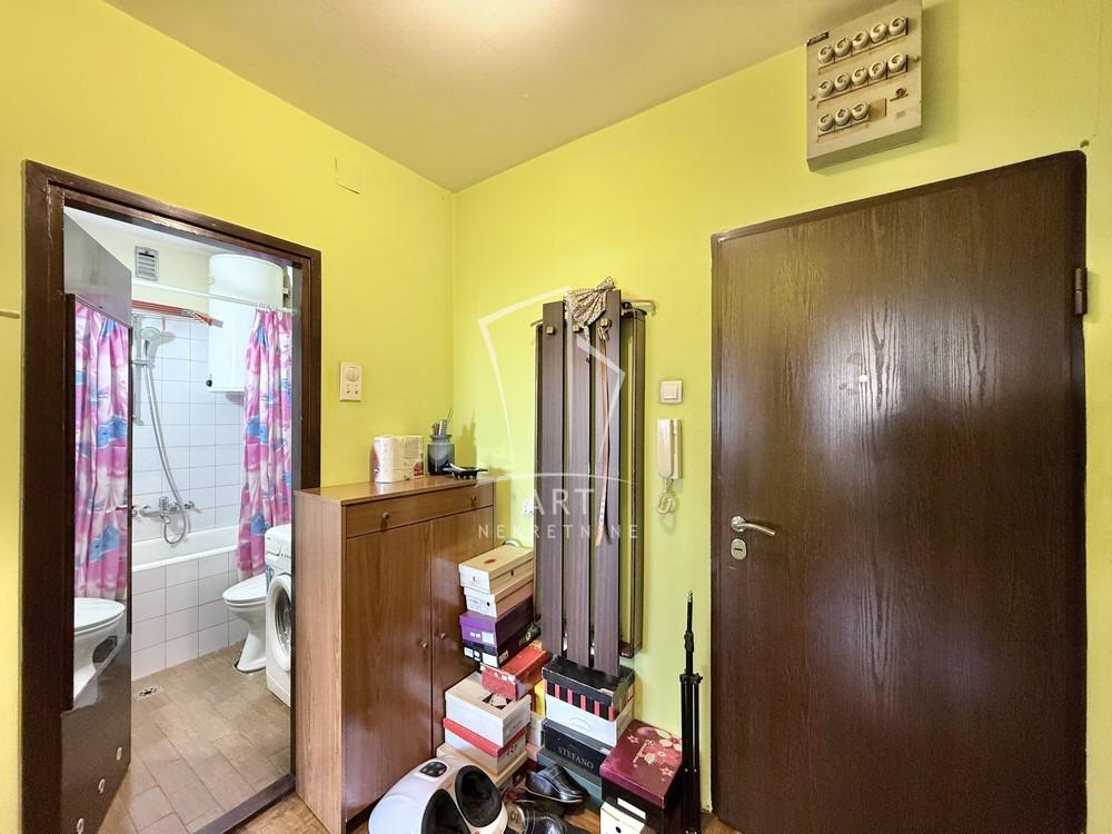 Stan na prodaju u Beogradu, Čukarica, jednoiposoban, 39m2, cena 125000 evra