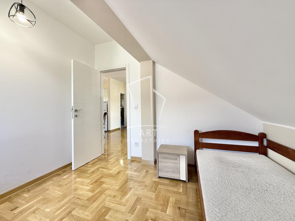Stan na prodaju u Beogradu, Mirijevo, trosoban, 54m2, cena 130000 evra