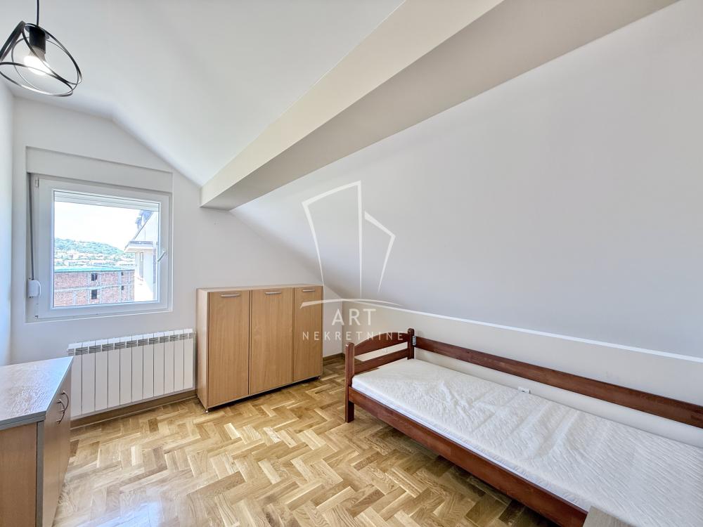 Stan na prodaju u Beogradu, Mirijevo, trosoban, 54m2, cena 130000 evra