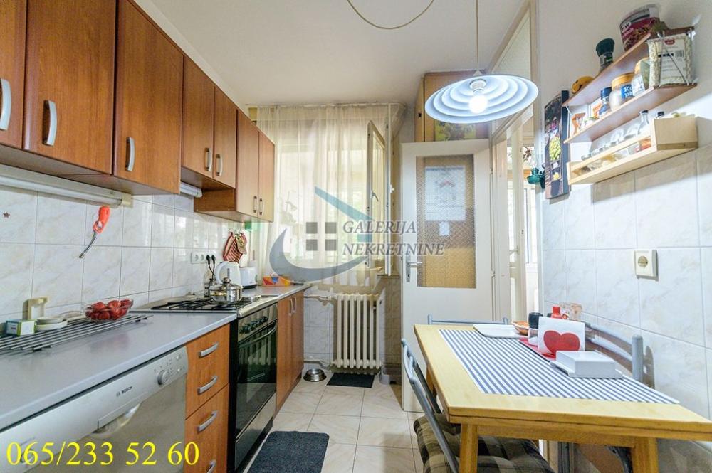 Stan na prodaju u Beogradu, Voždovac, dvoiposoban, 76m2, cena 200000 evra
