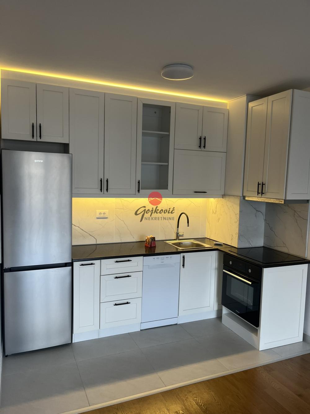 Stan na prodaju u Beogradu, Višnjička banja, dvosoban, 46m2, cena 136000 evra
