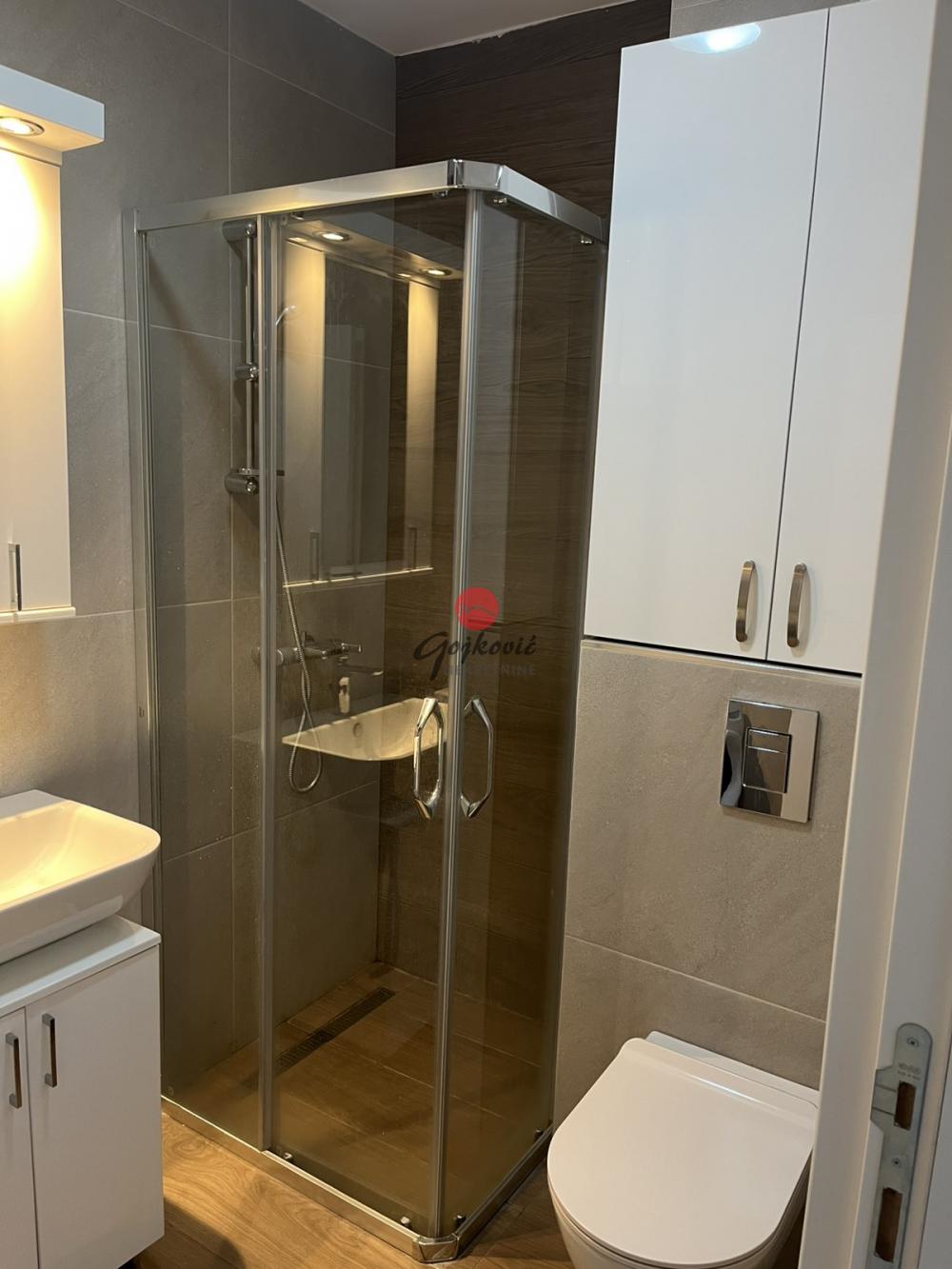 Stan na prodaju u Beogradu, Višnjička banja, dvosoban, 46m2, cena 136000 evra