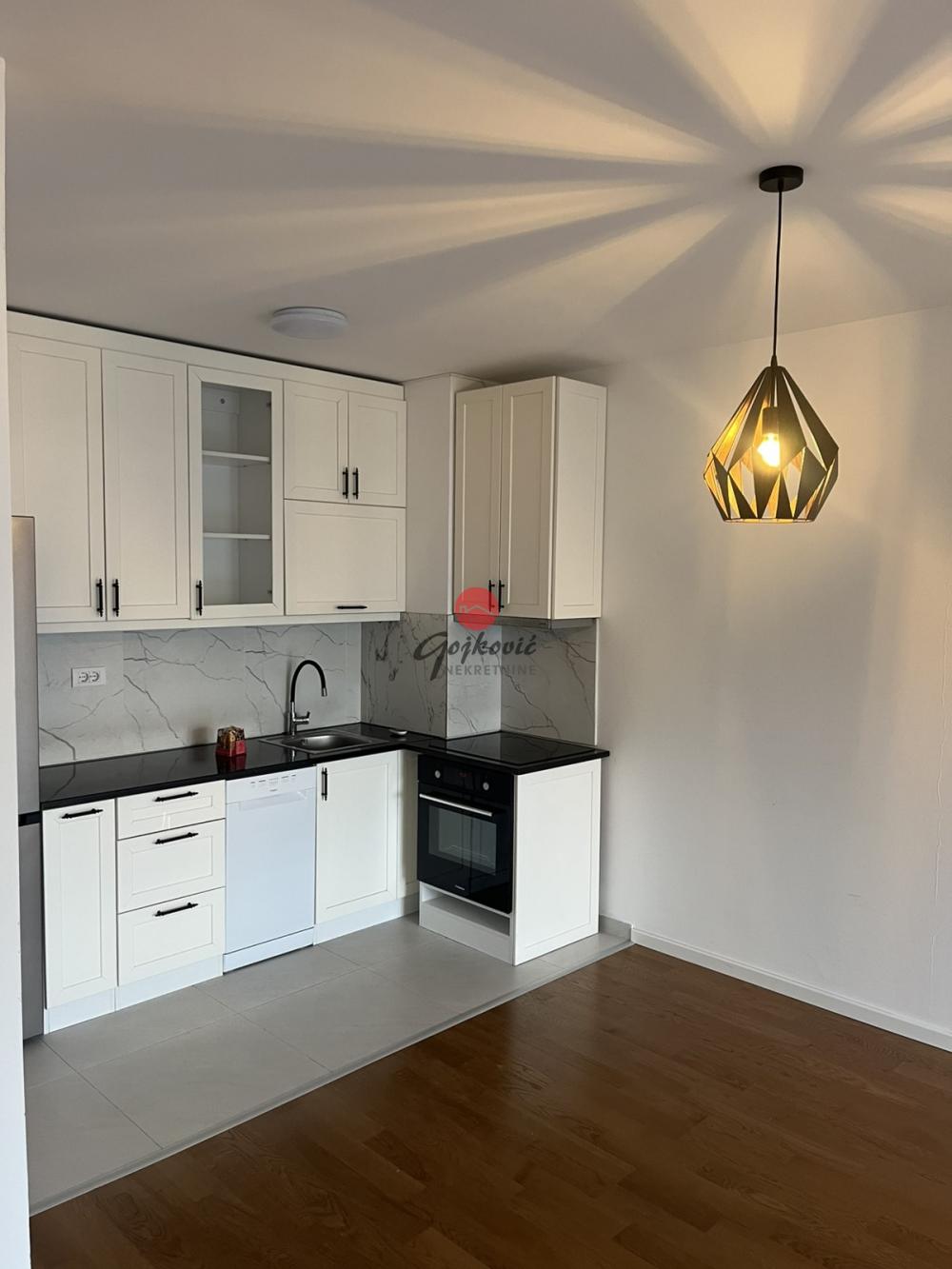 Stan na prodaju u Beogradu, Višnjička banja, dvosoban, 46m2, cena 136000 evra