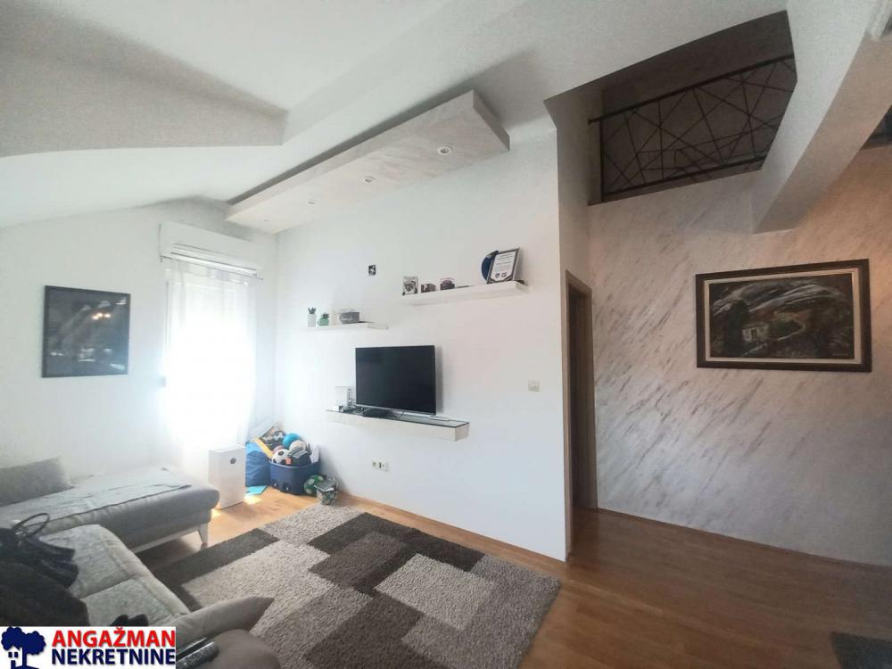 Stan na prodaju u Beogradu, Voždovac, trosoban, 75m2, cena 155000 evra