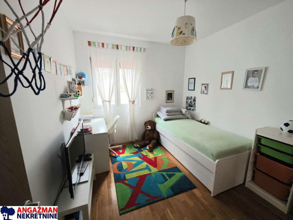 Stan na prodaju u Beogradu, Voždovac, trosoban, 75m2, cena 155000 evra