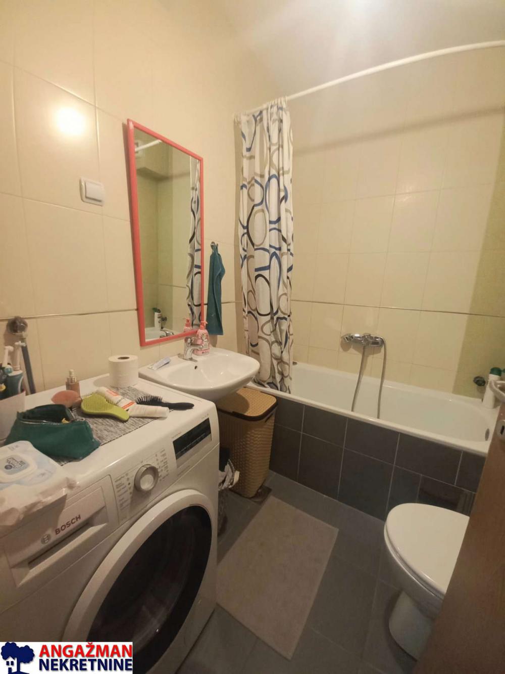 Stan na prodaju u Beogradu, Voždovac, trosoban, 75m2, cena 155000 evra