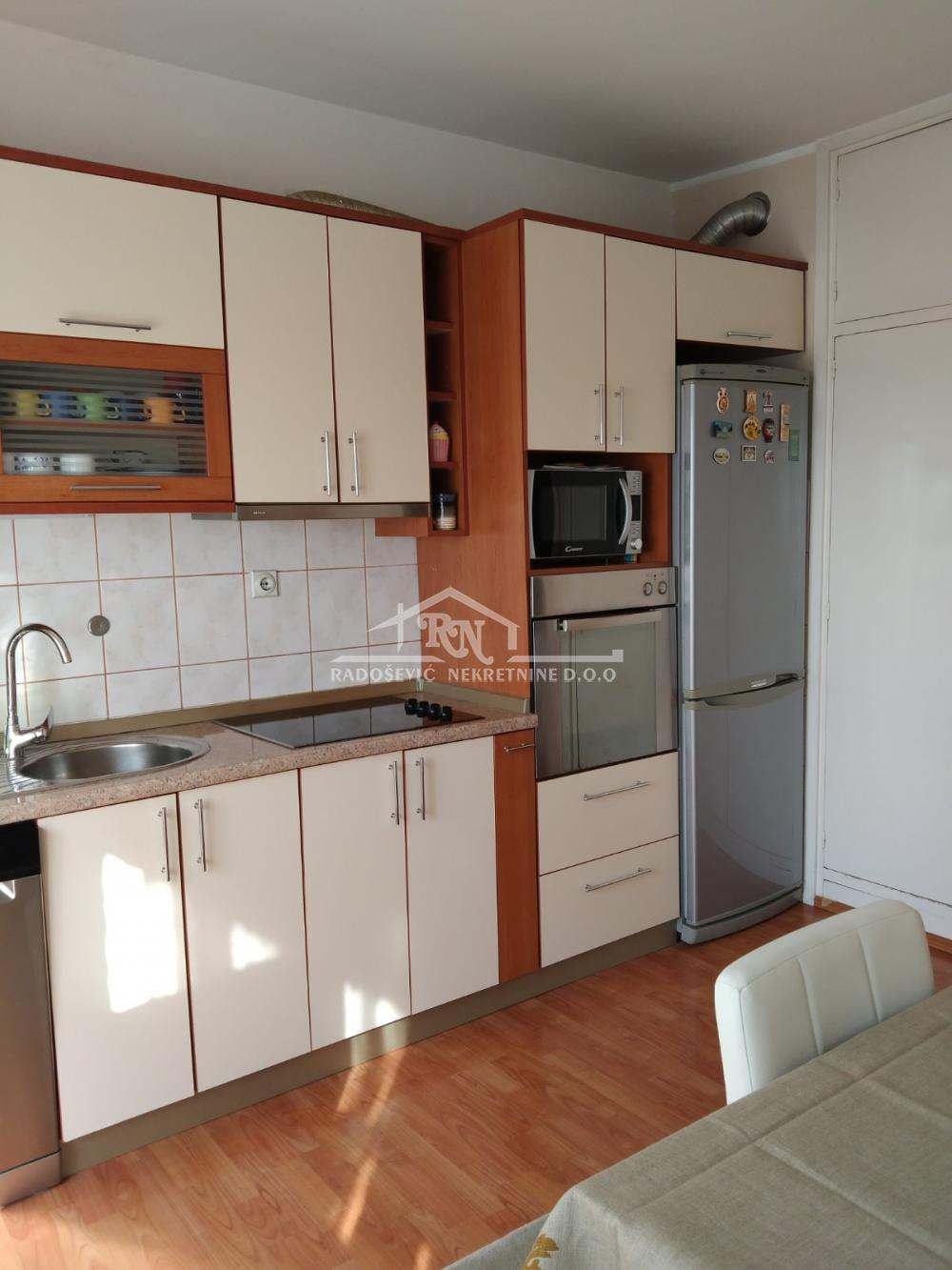 Stan na prodaju u Beogradu, Banovo brdo, dvosoban, 62m2, cena 182950 evra