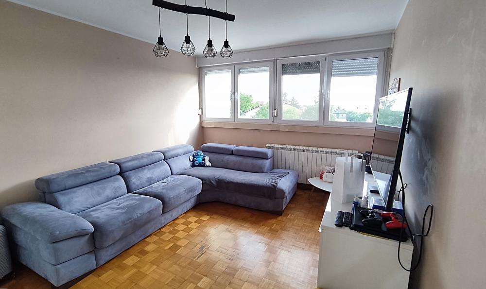 Stan na prodaju u Beogradu, Banovo brdo, troiposoban, 62m2, cena 155000 evra