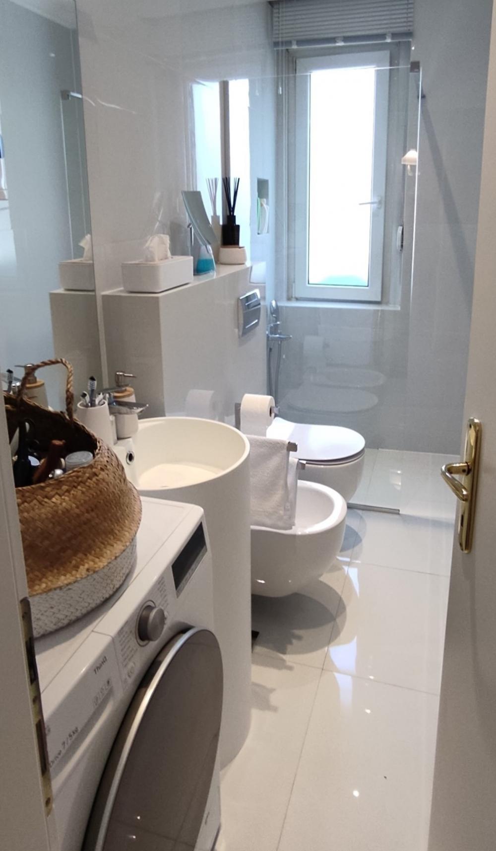 Stan na prodaju u Beogradu, Zemun, trosoban, 68m2, cena 179000 evra
