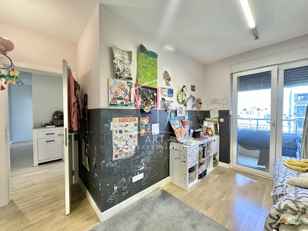 Stan na prodaju u Beogradu, Voždovac, 129m2, cena 480000 evra