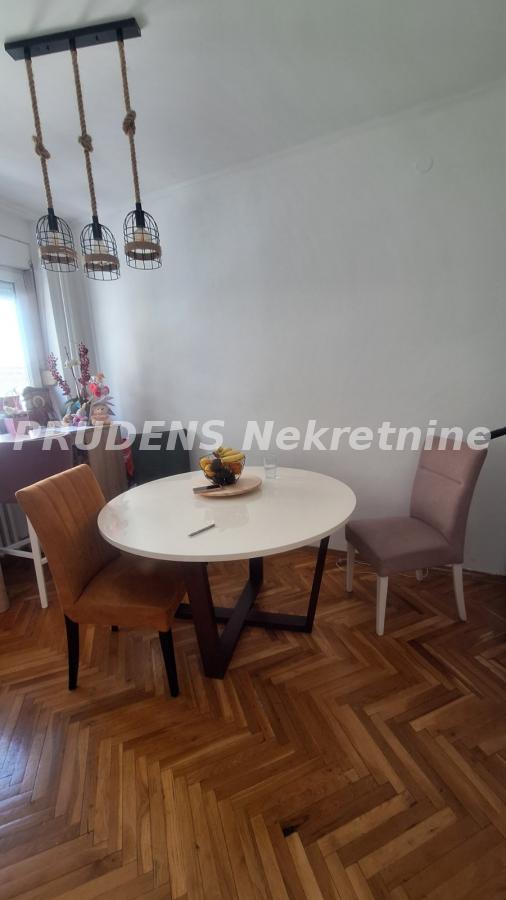 Stan na prodaju u Beogradu, Obilićev venac, dvosoban, 66m2, cena 395000 evra