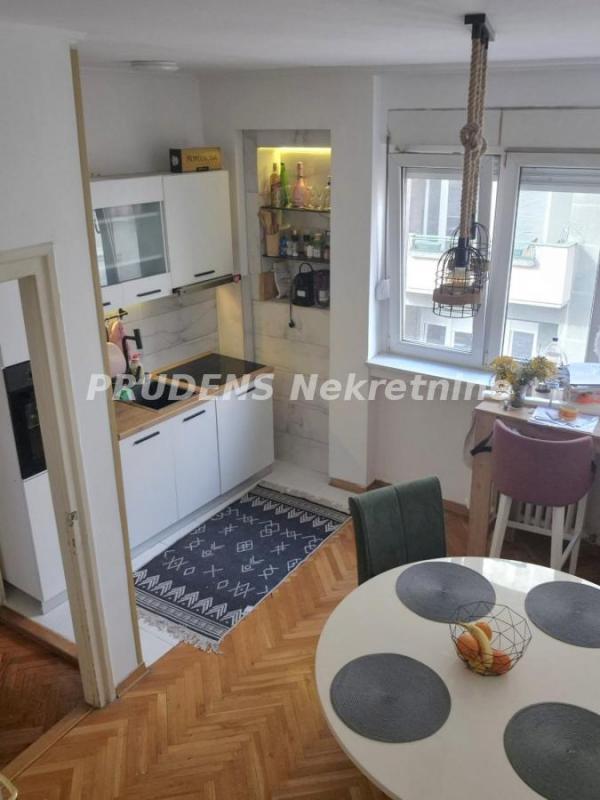 Stan na prodaju u Beogradu, Obilićev venac, dvosoban, 66m2, cena 395000 evra