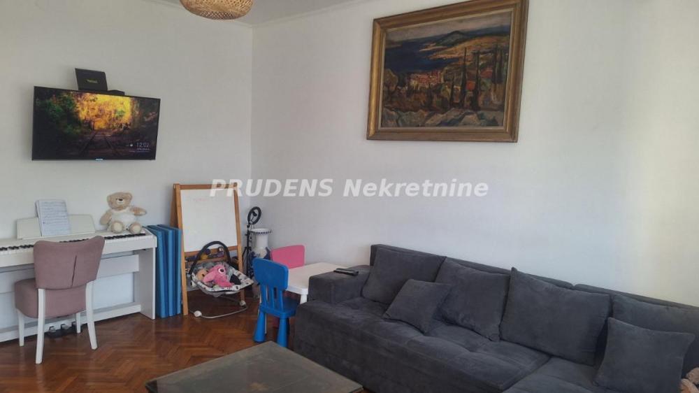 Stan na prodaju u Beogradu, Obilićev venac, dvosoban, 66m2, cena 395000 evra