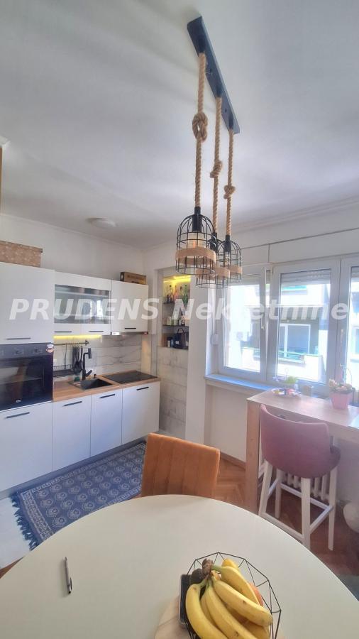 Stan na prodaju u Beogradu, Obilićev venac, dvosoban, 66m2, cena 395000 evra