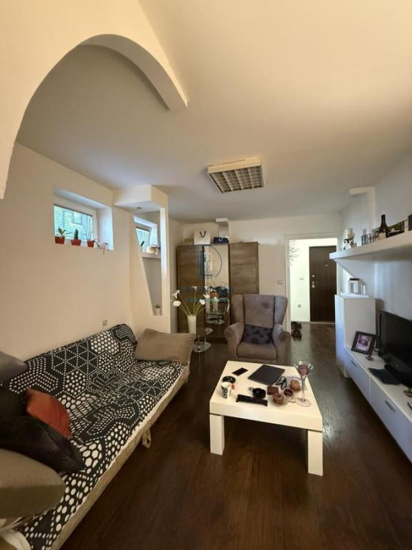 Stan na prodaju u Beogradu, Kalenić pijaca, dvosoban, 50m2, cena 110000 evra