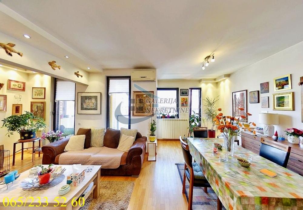 Stan na prodaju u Beogradu, Vračar, dvoiposoban, 101m2, cena 319000 evra