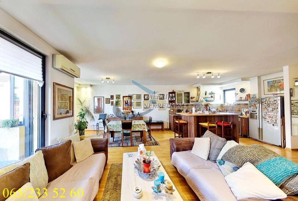 Stan na prodaju u Beogradu, Vračar, dvoiposoban, 101m2, cena 319000 evra