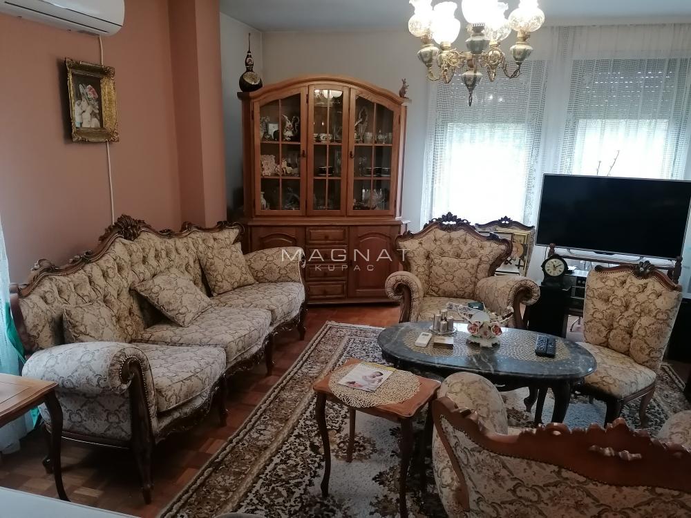 Stan na prodaju u Beogradu, Čukarica, troiposoban, 95m2, cena 250000 evra