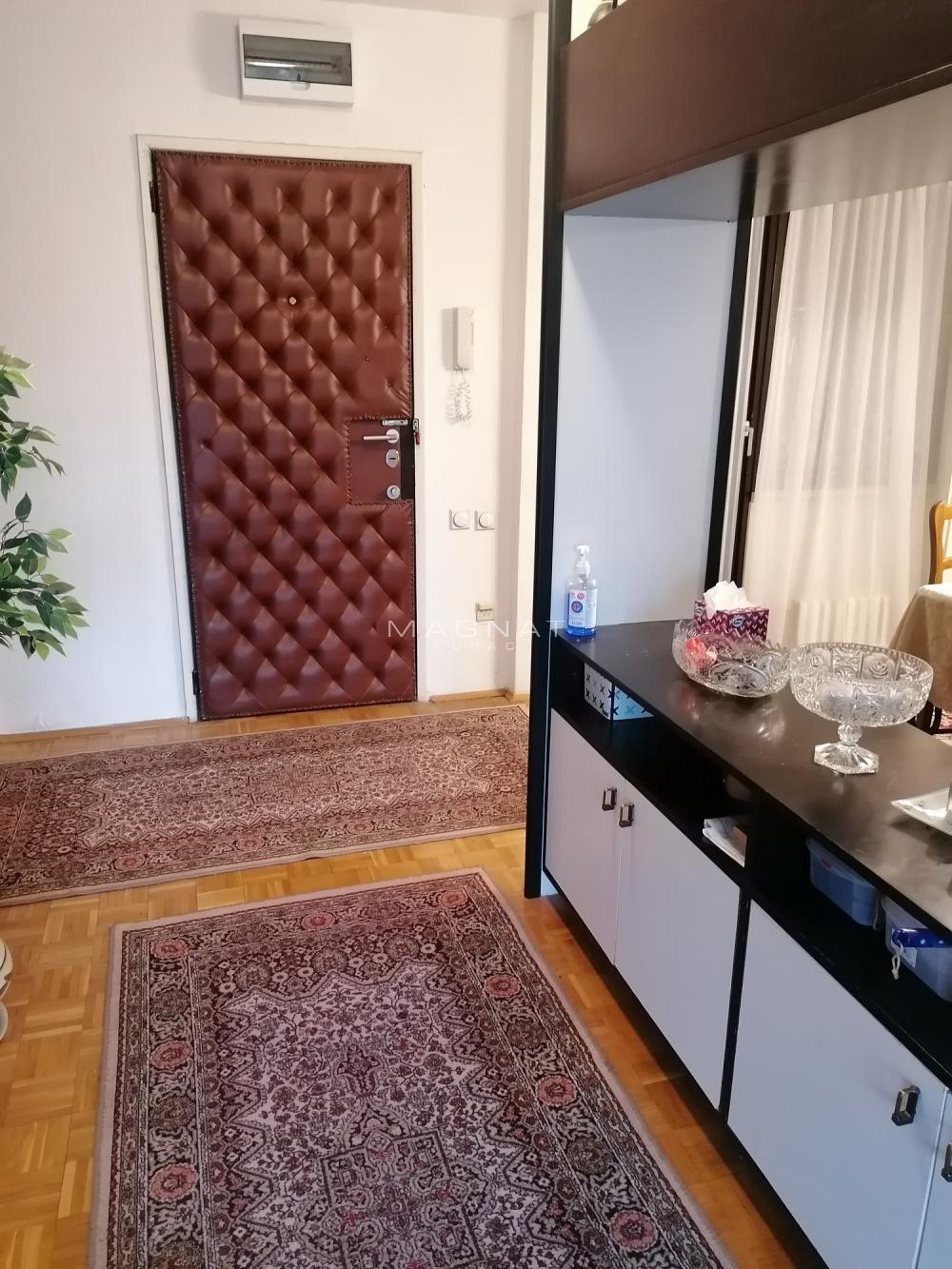 Stan na prodaju u Beogradu, Čukarica, troiposoban, 95m2, cena 250000 evra