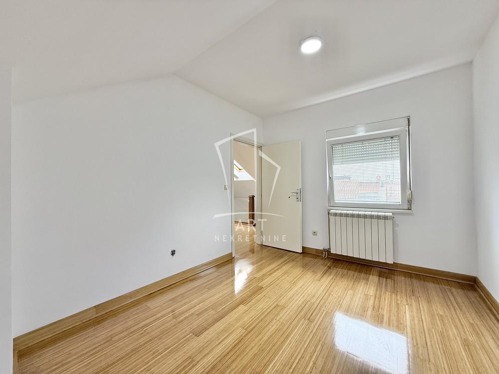 Stan na prodaju u Beogradu, Vračar (Hram), trosoban, 86m2, cena 292000 evra