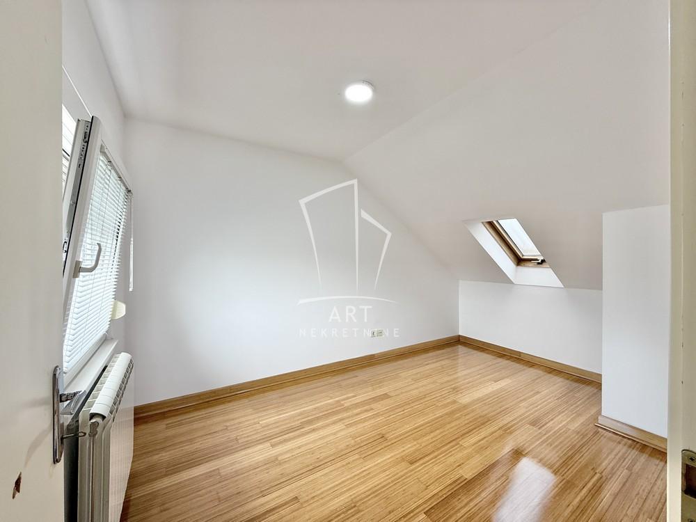 Stan na prodaju u Beogradu, Vračar (Hram), trosoban, 86m2, cena 292000 evra