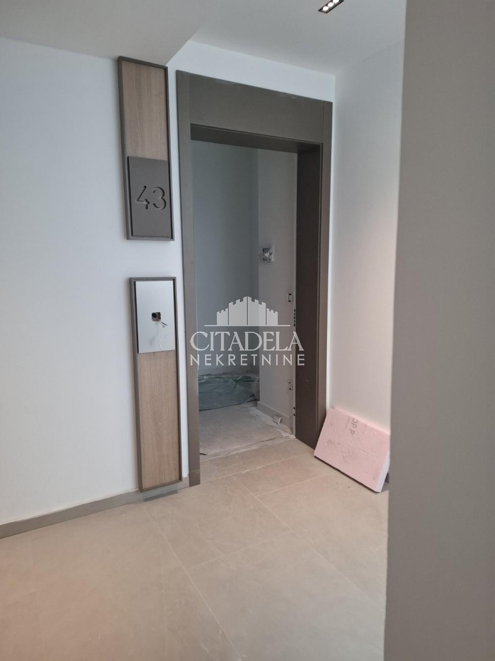 Stan na prodaju u Beogradu, Banovo brdo, cetvorosoban, 175m2, cena 523800 evra