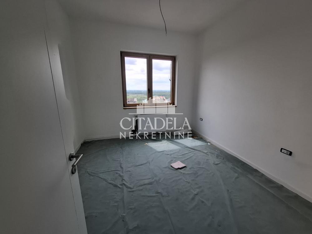 Stan na prodaju u Beogradu, Banovo brdo, cetvorosoban, 147m2, cena 442920 evra