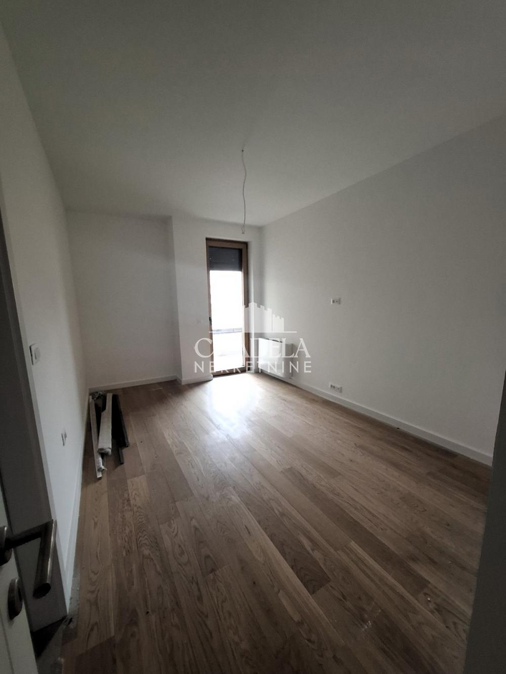 Stan na prodaju u Beogradu, Banovo brdo, cetvorosoban, 113m2, cena 340560 evra
