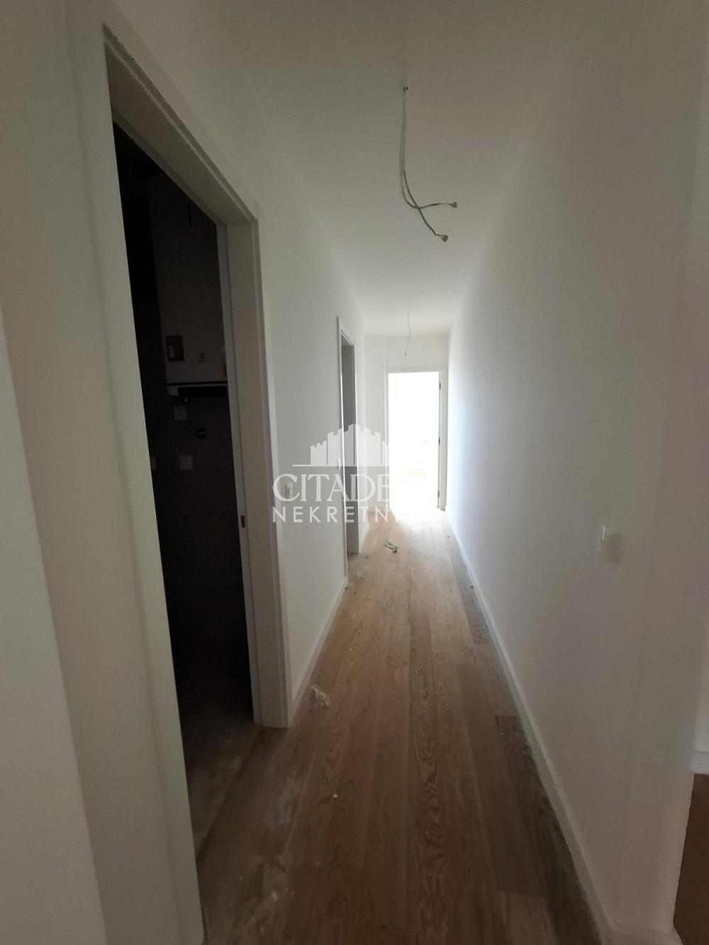Stan na prodaju u Beogradu, Banovo brdo, cetvorosoban, 113m2, cena 340560 evra