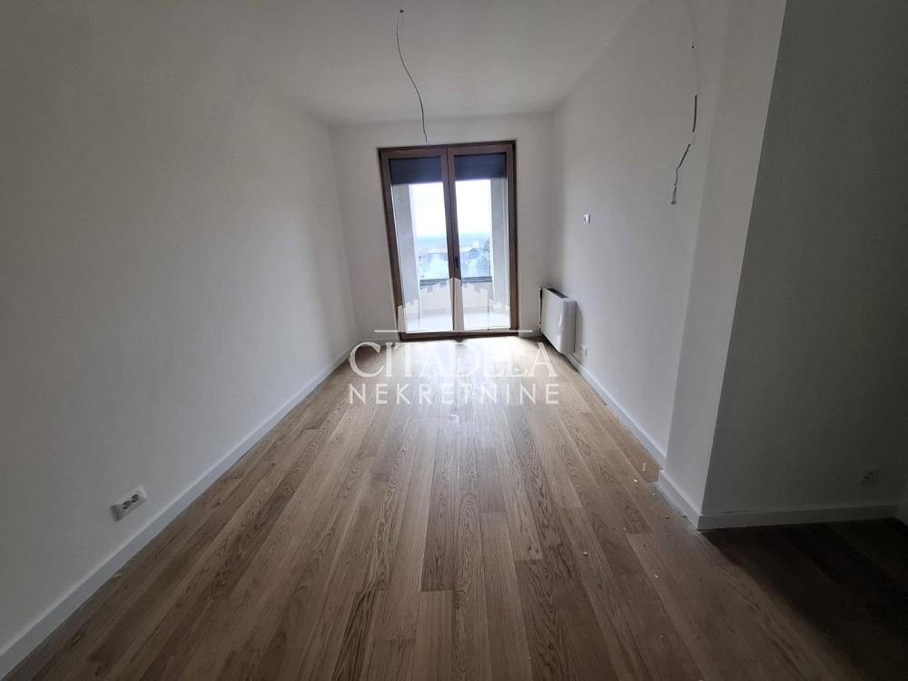 Stan na prodaju u Beogradu, Banovo brdo, cetvorosoban, 113m2, cena 340560 evra
