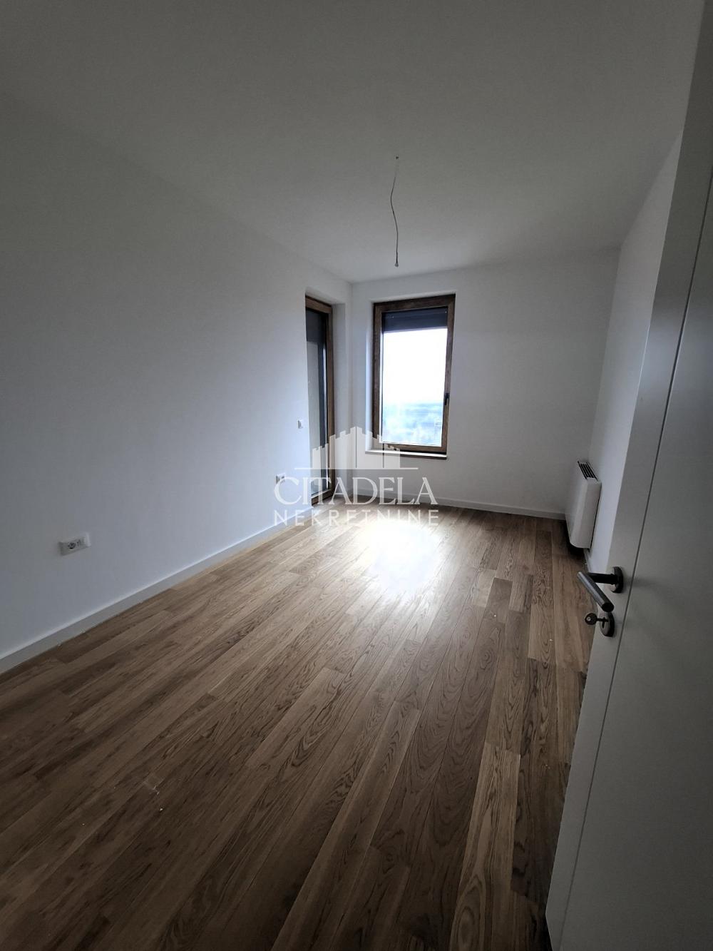 Stan na prodaju u Beogradu, Banovo brdo, cetvorosoban, 113m2, cena 340560 evra