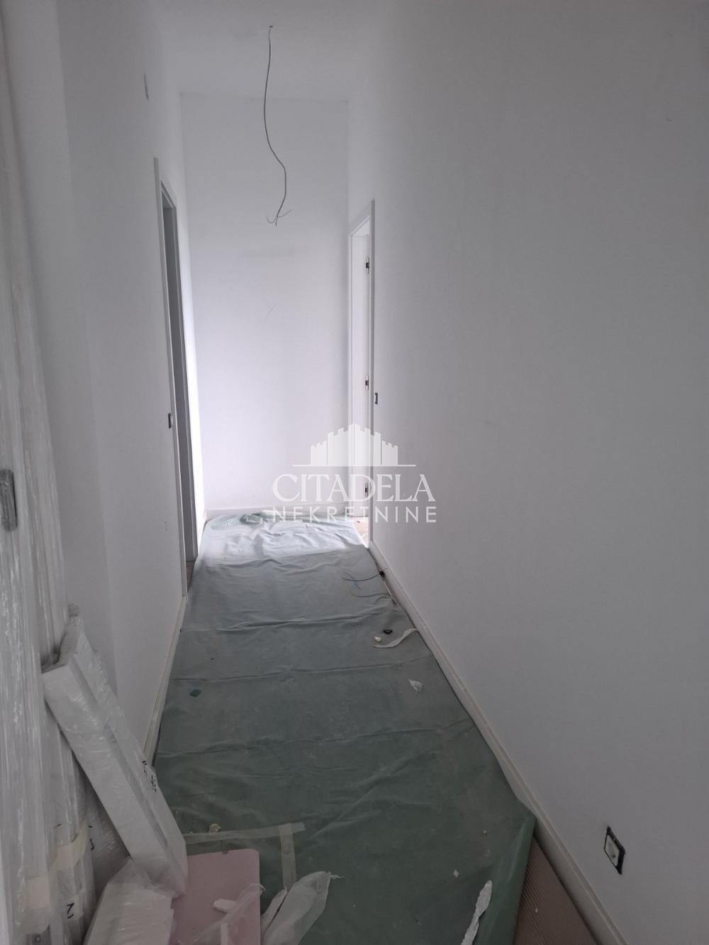 Stan na prodaju u Beogradu, Banovo brdo, cetvorosoban, 143m2, cena 550000 evra