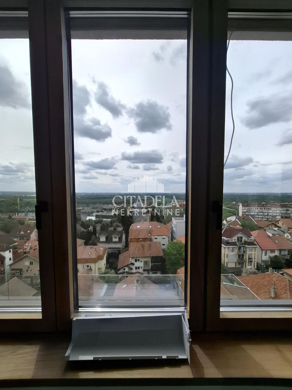 Stan na prodaju u Beogradu, Banovo brdo, cetvorosoban, 143m2, cena 550000 evra