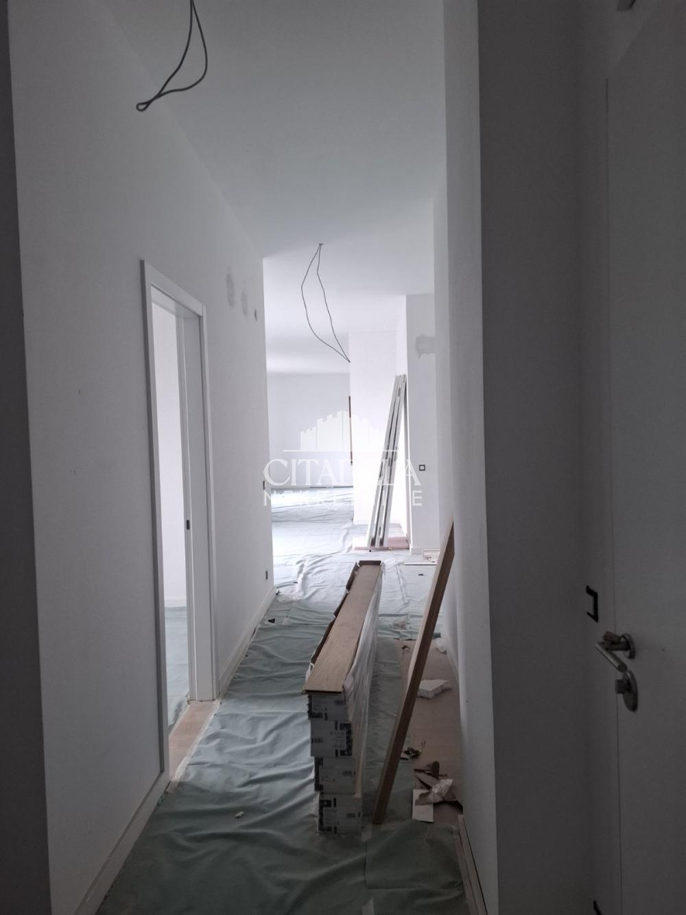 Stan na prodaju u Beogradu, Banovo brdo, cetvorosoban, 143m2, cena 550000 evra