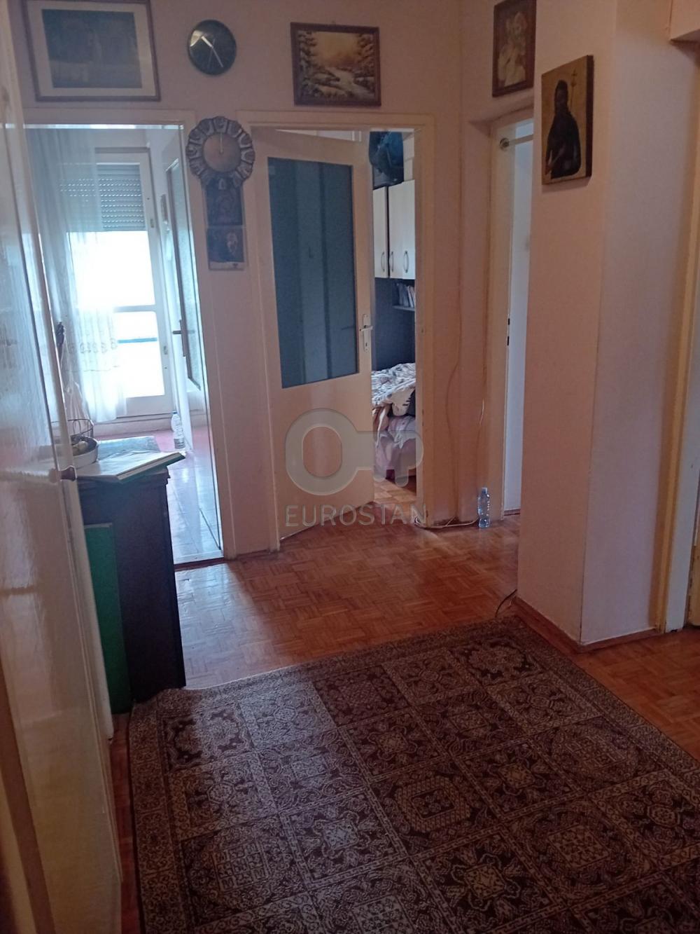 Stan na prodaju u Beogradu, Savski venac, troiposoban, 90m2, cena 333000 evra